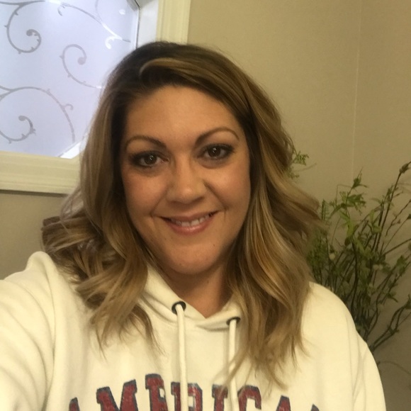 Meet your Posher, Michelle - Picture 2 of 2